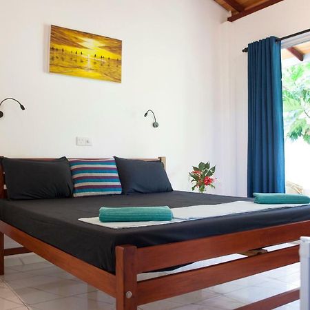 Alvas House Hotel Hikkaduwa Buitenkant foto
