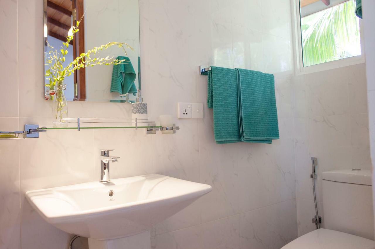 Alvas House Hotel Hikkaduwa Buitenkant foto